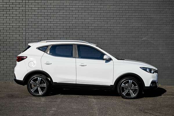 2021 MG ZS Essence AZS1