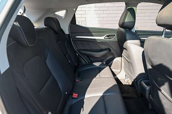 2021 MG ZS Essence AZS1