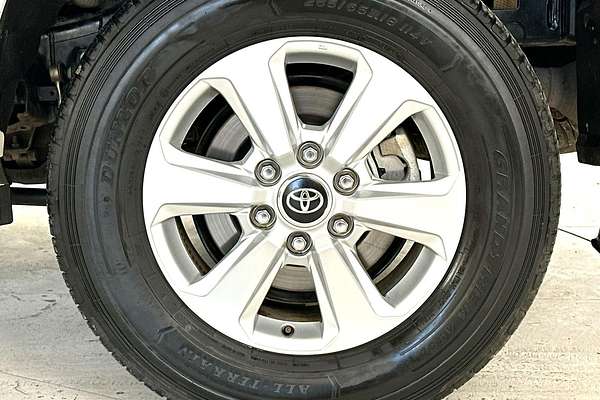 2023 Toyota Landcruiser GXL FJA300R