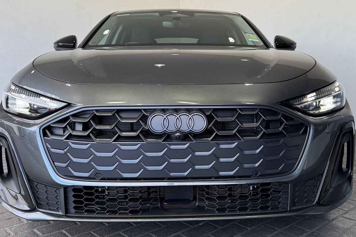 2025 Audi A5 TFSI 150kW S line B10