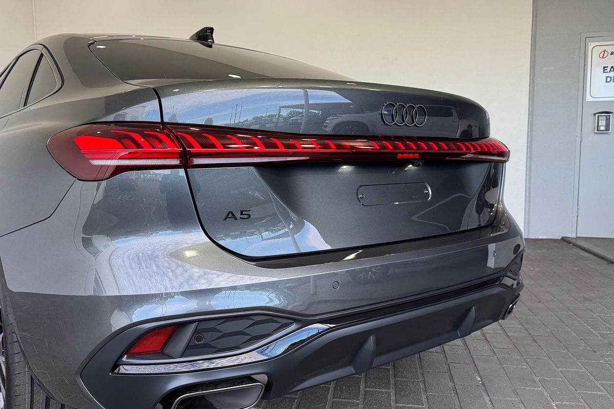 2025 Audi A5 TFSI 150kW S line B10