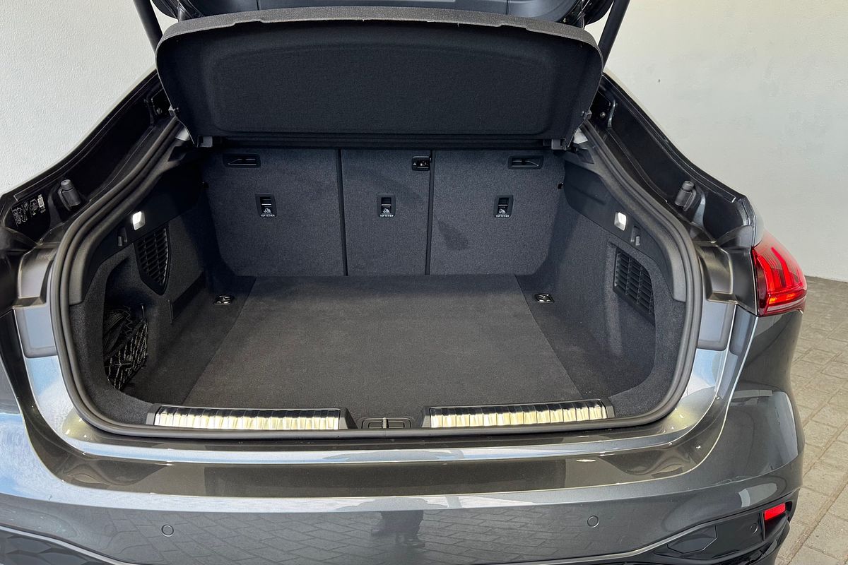 2025 Audi A5 TFSI 150kW S line B10