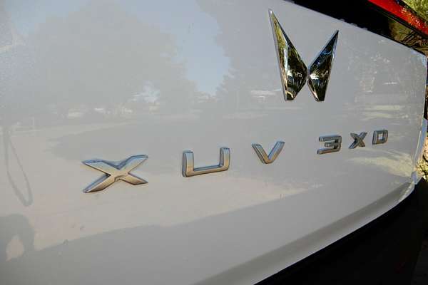 2025 Mahindra XUV 3XO AX7L