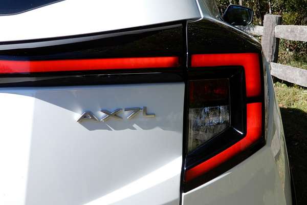 2025 Mahindra XUV 3XO AX7L