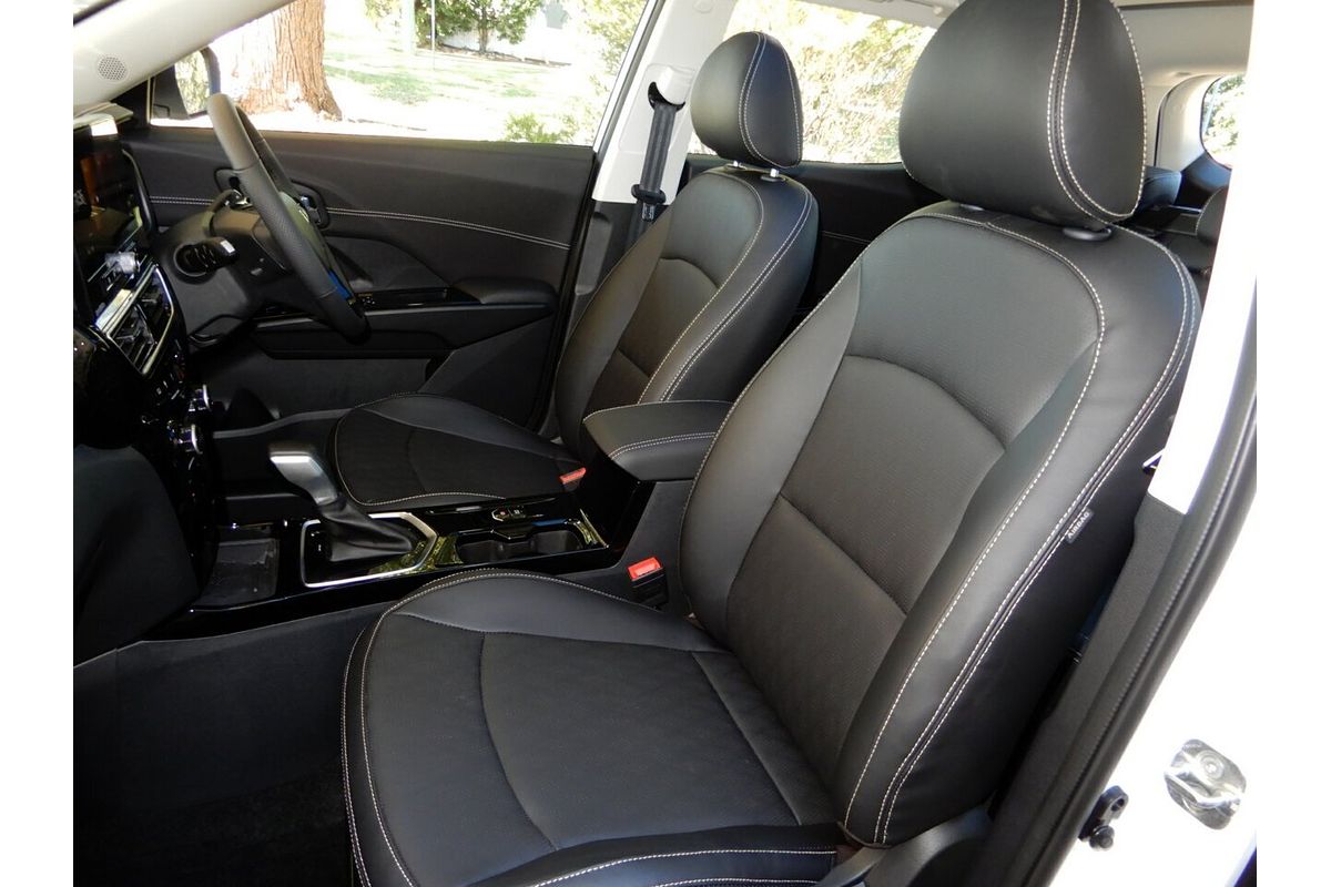 2025 Mahindra XUV 3XO AX7L