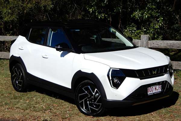 2025 Mahindra XUV 3XO AX7L