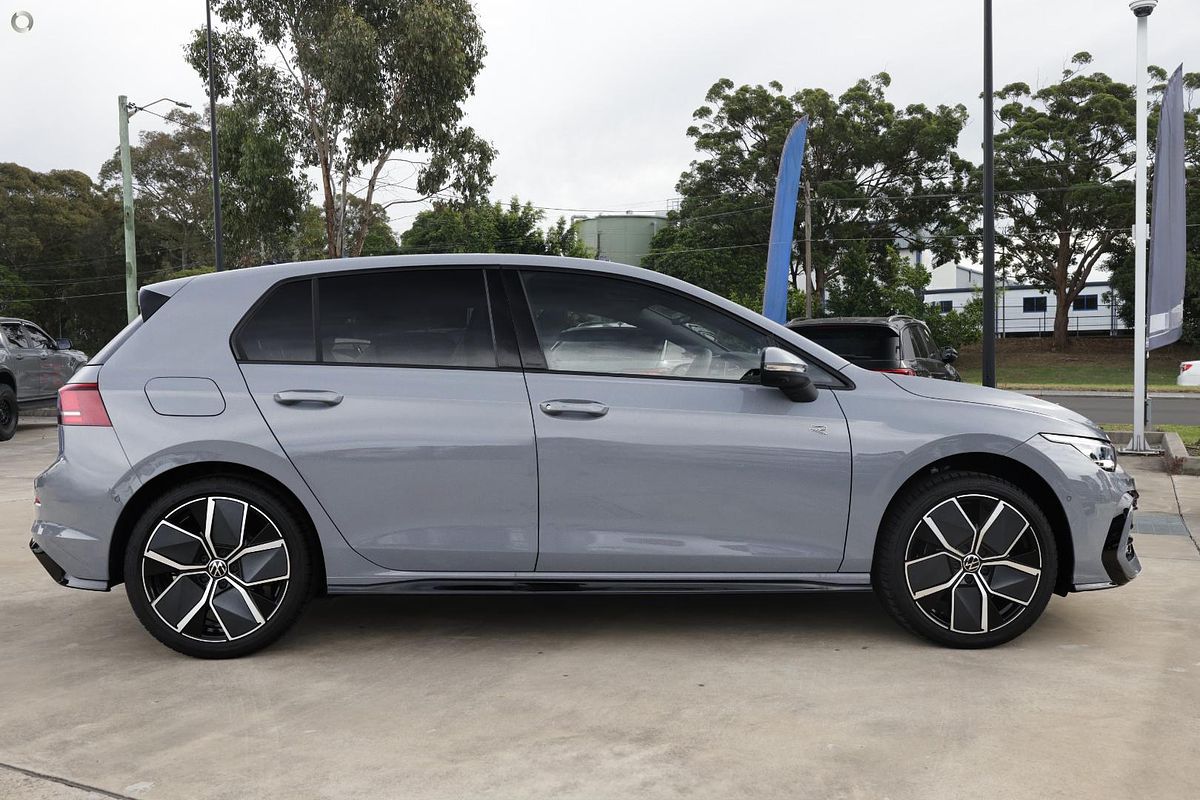 2025 Volkswagen Golf 110TSI R-Line 8.5