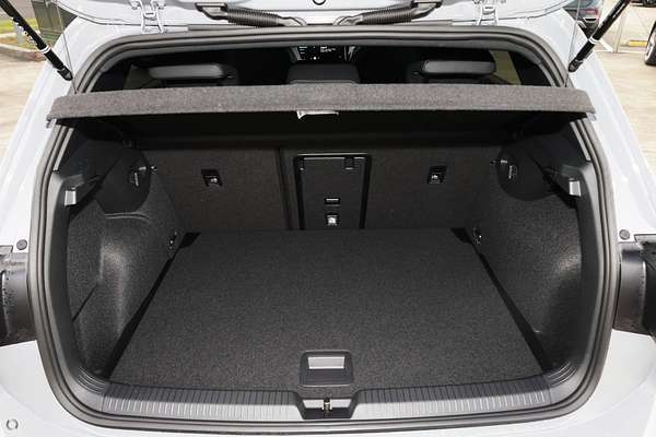 2025 Volkswagen Golf 110TSI R-Line 8.5