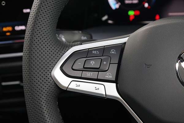 2025 Volkswagen Golf 110TSI R-Line 8.5