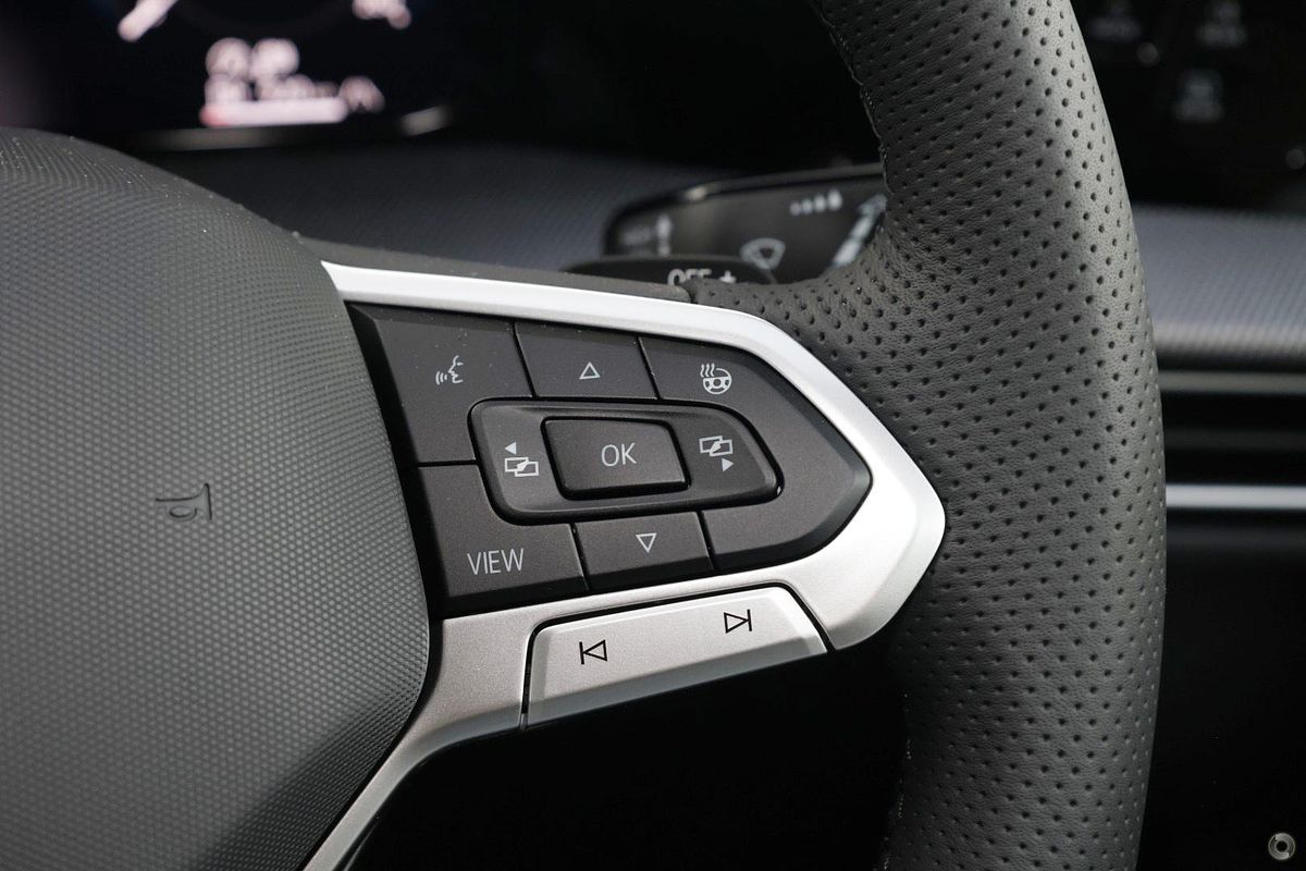 2025 Volkswagen Golf 110TSI R-Line 8.5