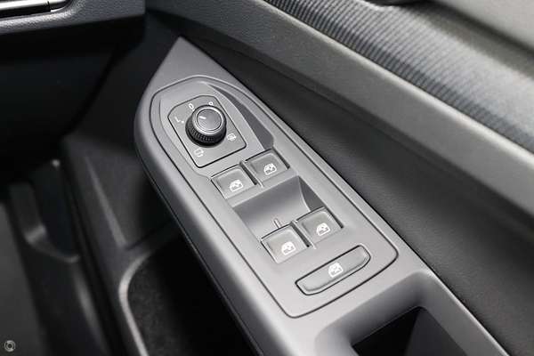 2025 Volkswagen Golf 110TSI R-Line 8.5