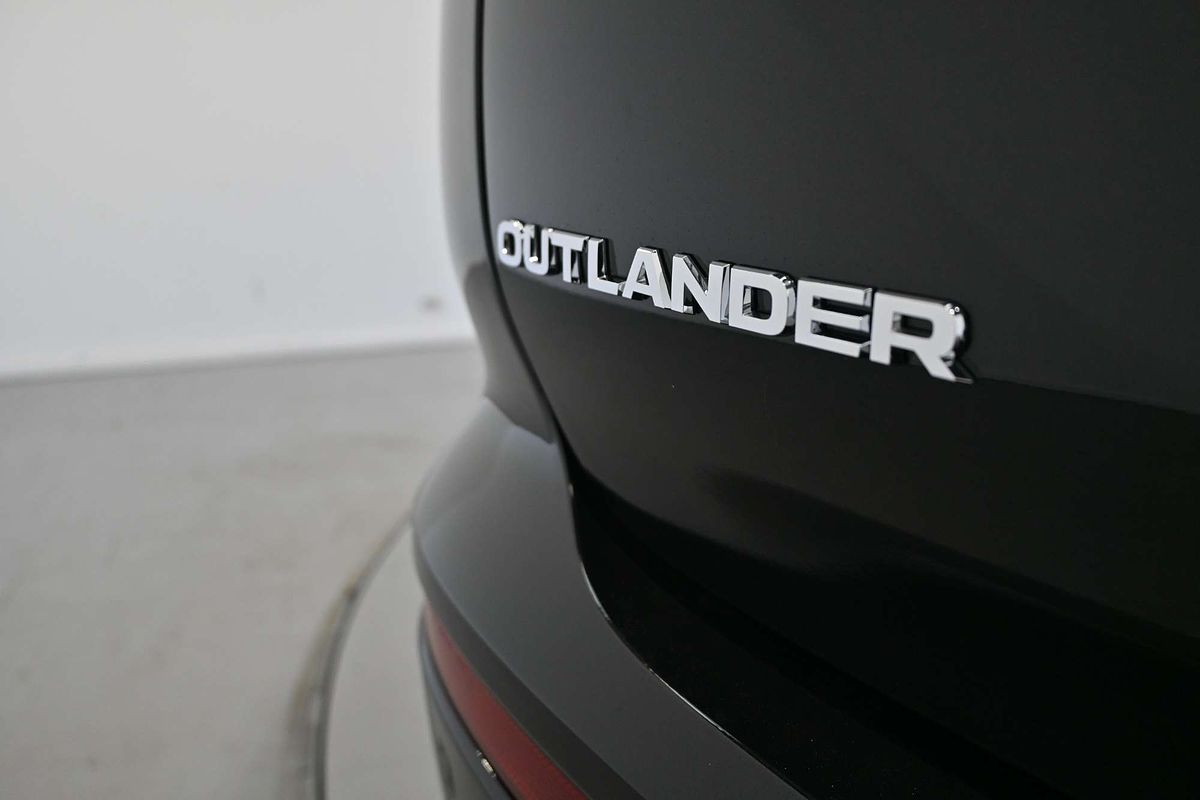 2025 Mitsubishi Outlander PHEV Exceed Tourer ZM