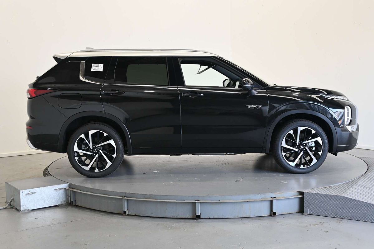 2025 Mitsubishi Outlander PHEV Exceed Tourer ZM