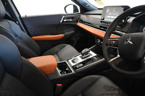 2025 Mitsubishi Outlander PHEV Exceed Tourer ZM