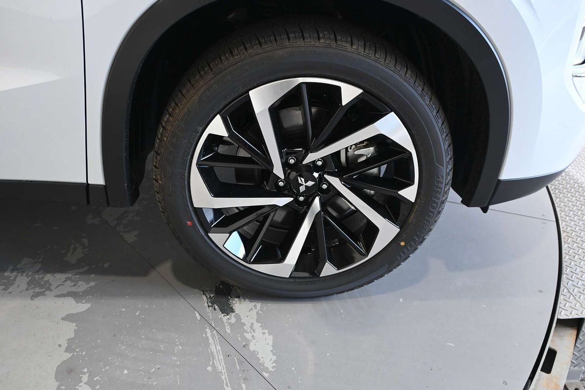 2025 Mitsubishi Outlander PHEV Aspire ZM