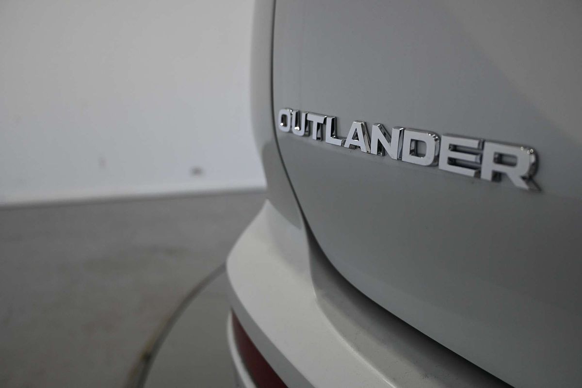 2025 Mitsubishi Outlander PHEV Aspire ZM