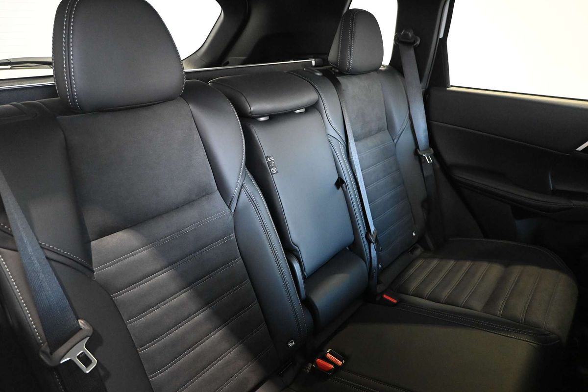 2025 Mitsubishi Outlander PHEV Aspire ZM
