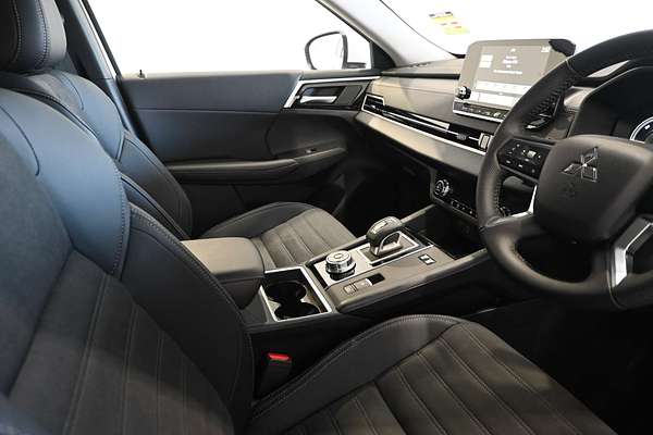 2025 Mitsubishi Outlander PHEV Aspire ZM