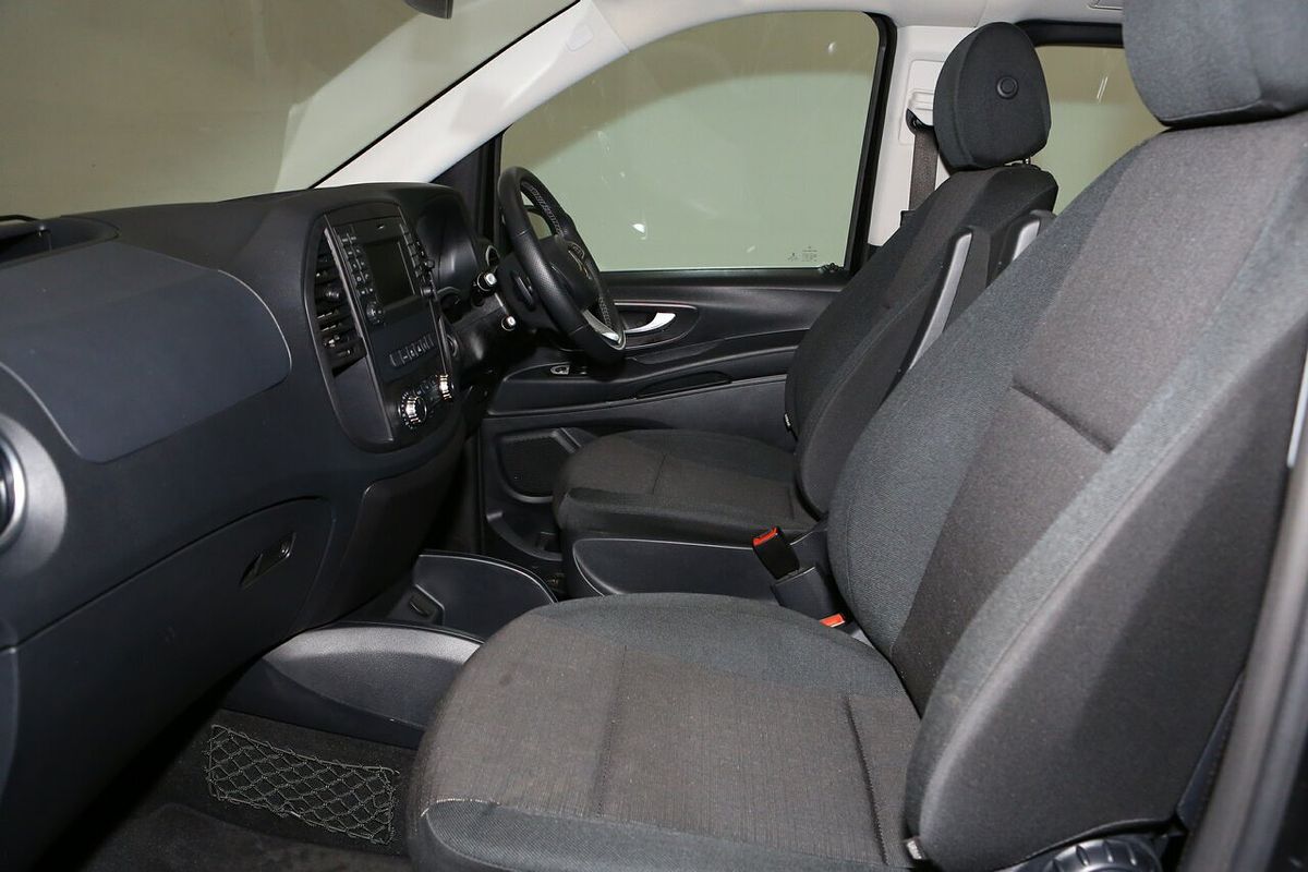 2020 Mercedes-Benz Valente 116CDI 447