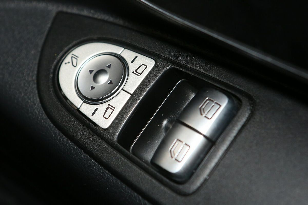 2020 Mercedes-Benz Valente 116CDI 447
