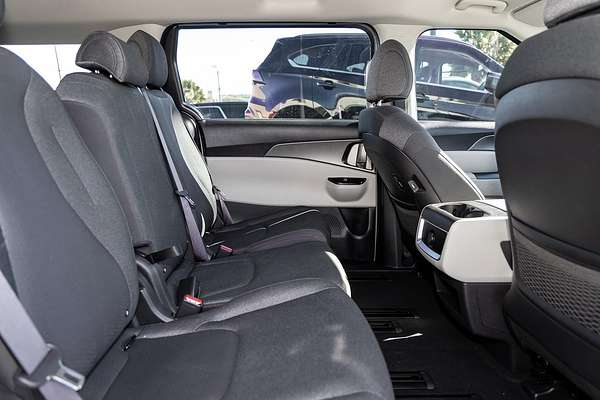 2023 Kia Carnival S KA4