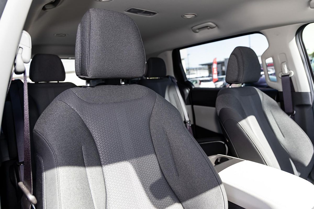 2023 Kia Carnival S KA4