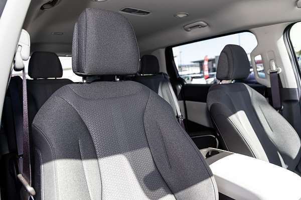 2023 Kia Carnival S KA4