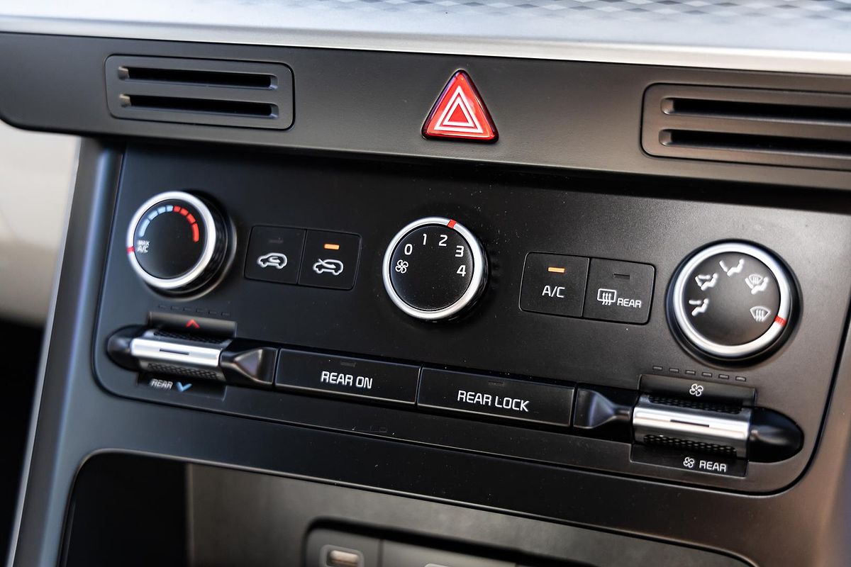 2023 Kia Carnival S KA4
