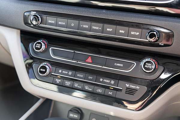 2018 Kia Carnival Si YP