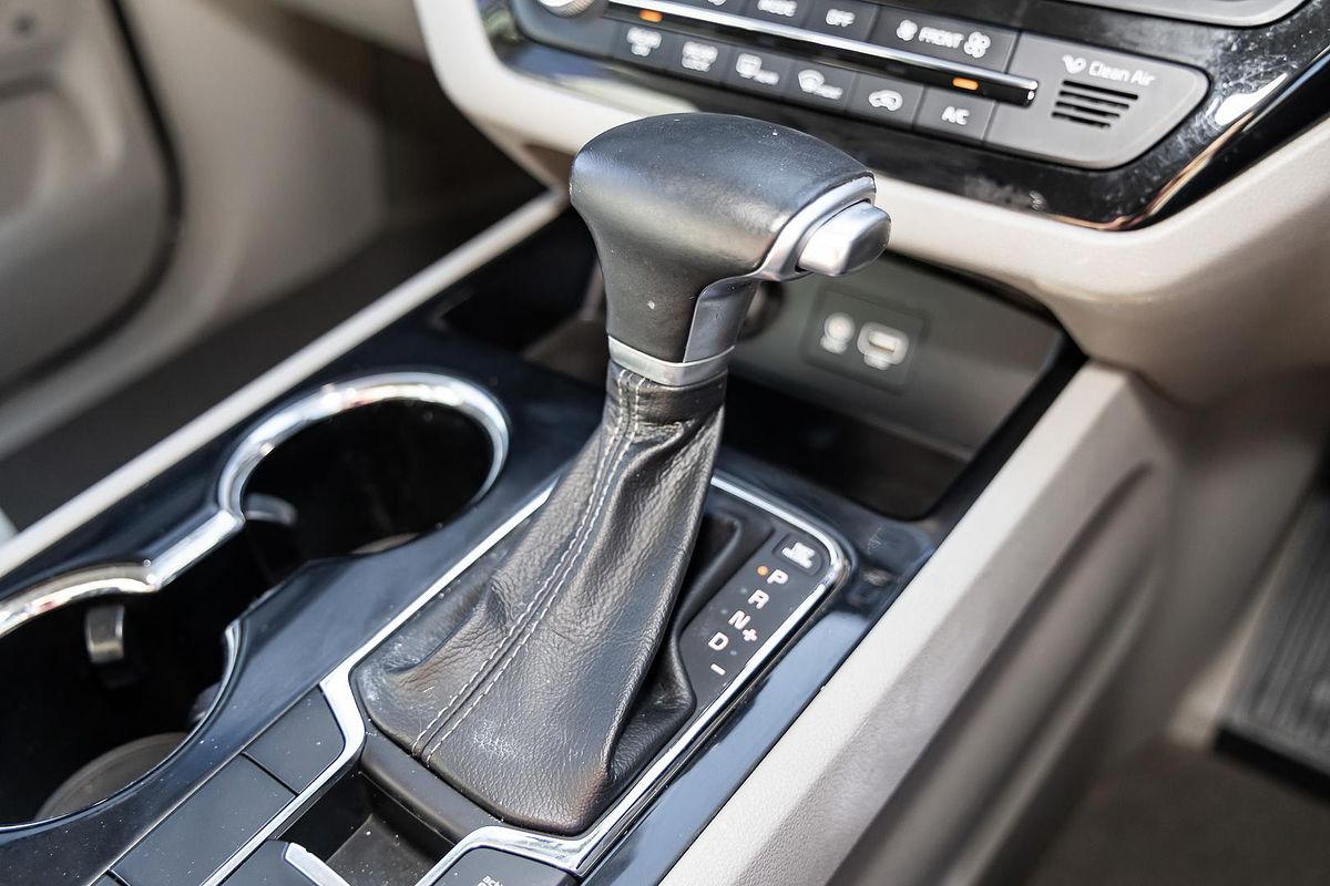 2018 Kia Carnival Si YP