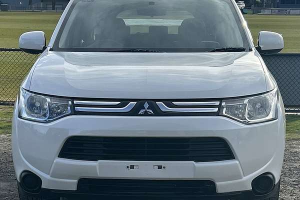 2013 Mitsubishi Outlander ES ZJ