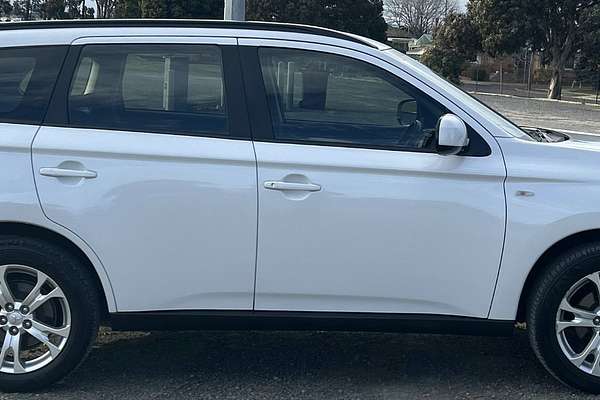 2013 Mitsubishi Outlander ES ZJ