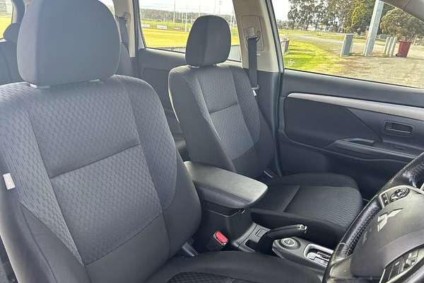 2013 Mitsubishi Outlander ES ZJ