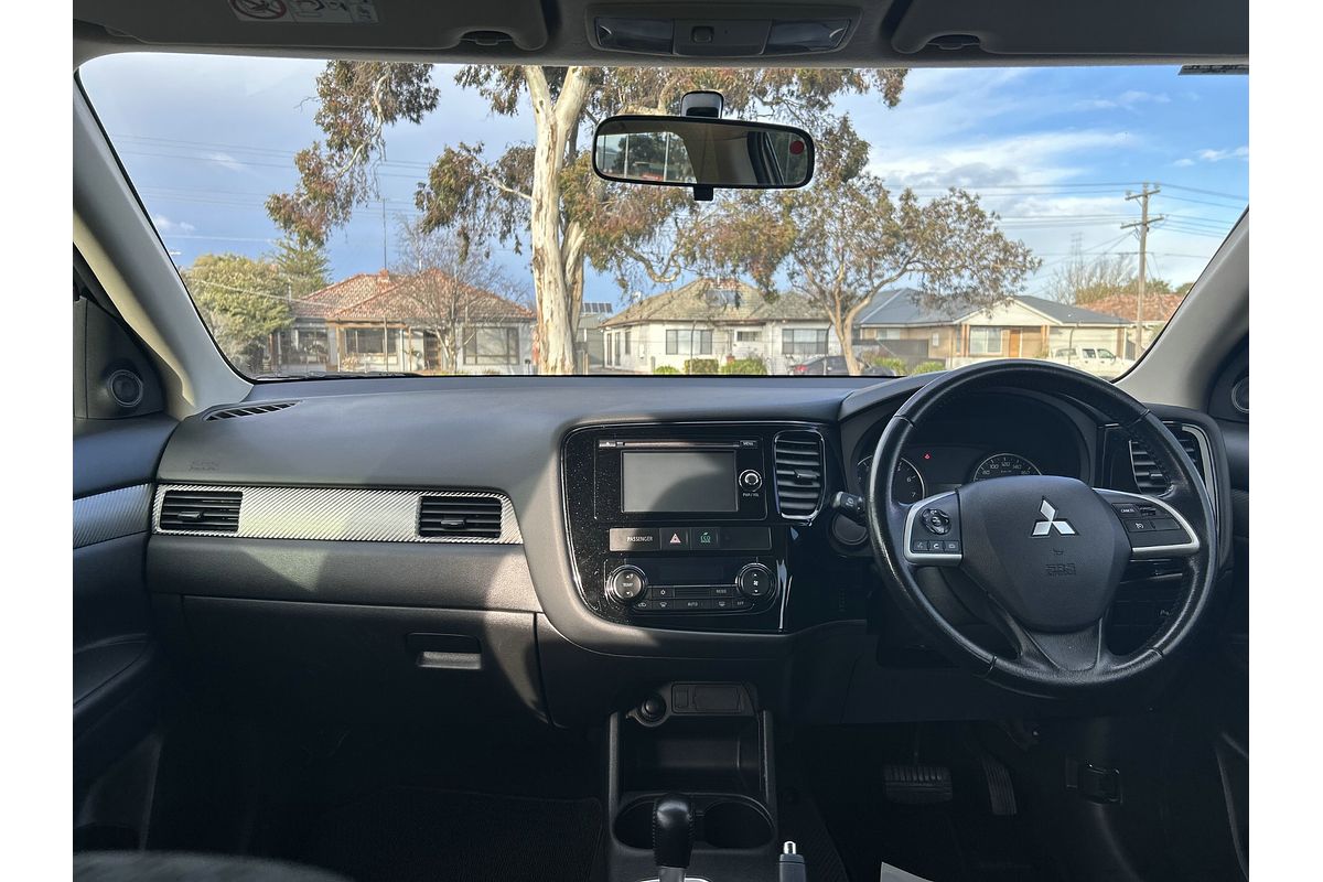 2013 Mitsubishi Outlander ES ZJ