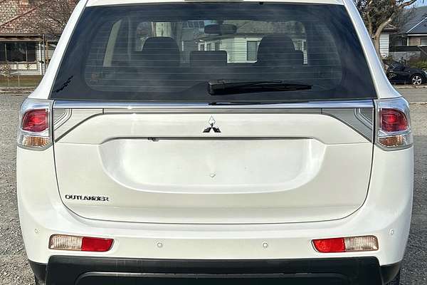 2013 Mitsubishi Outlander ES ZJ