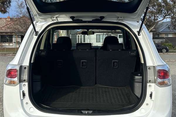 2013 Mitsubishi Outlander ES ZJ