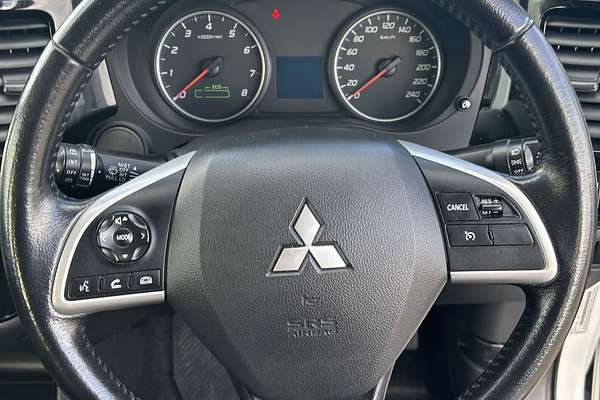 2013 Mitsubishi Outlander ES ZJ