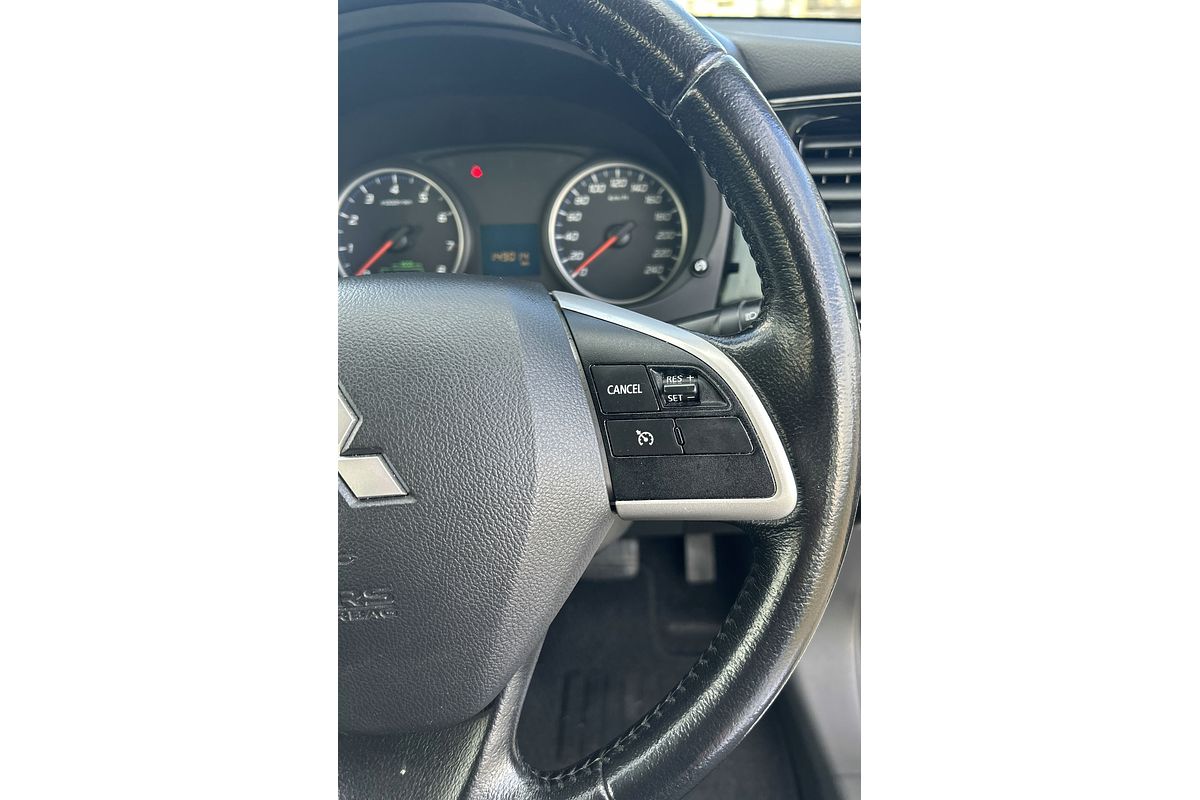 2013 Mitsubishi Outlander ES ZJ