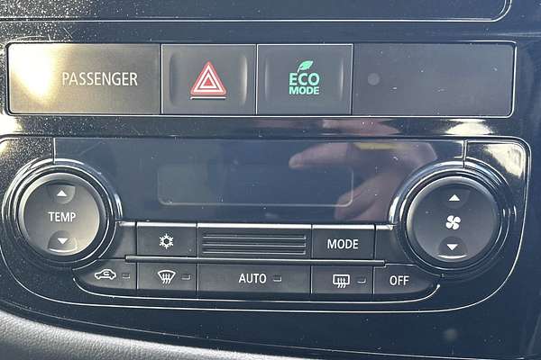2013 Mitsubishi Outlander ES ZJ