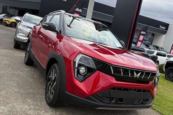 2025 Mahindra XUV3XO AX7L