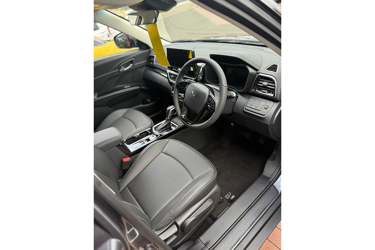 2025 Mahindra XUV3XO AX7L