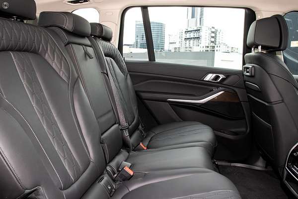 2020 BMW X7 xDrive30d G07