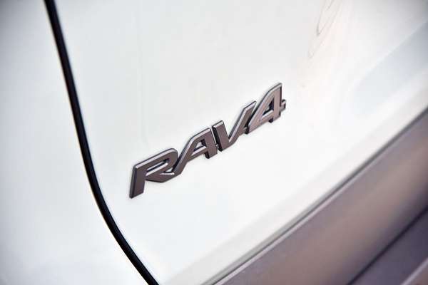 2024 Toyota RAV4 Edge AXAH54R