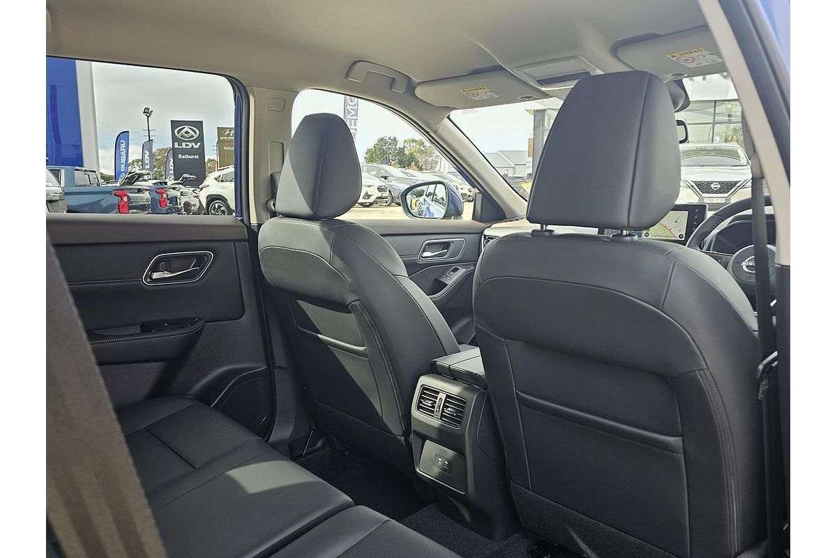 2025 Nissan X-TRAIL ST-L T33