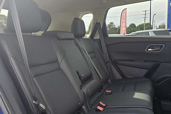 2025 Nissan X-TRAIL ST-L T33