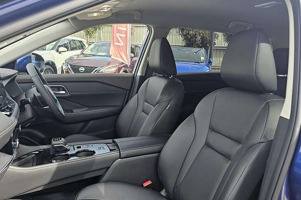 2025 Nissan X-TRAIL ST-L T33