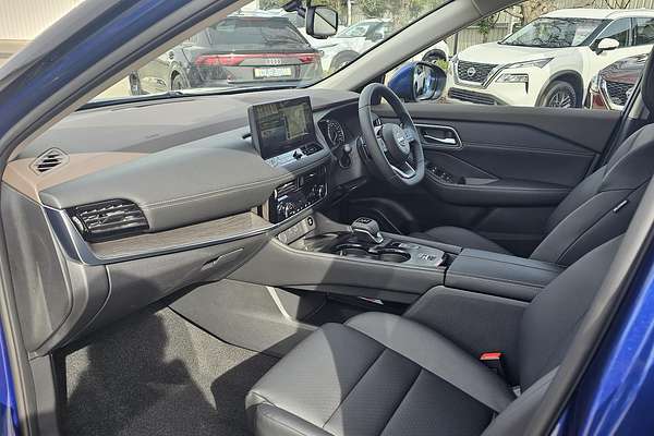 2025 Nissan X-TRAIL ST-L T33