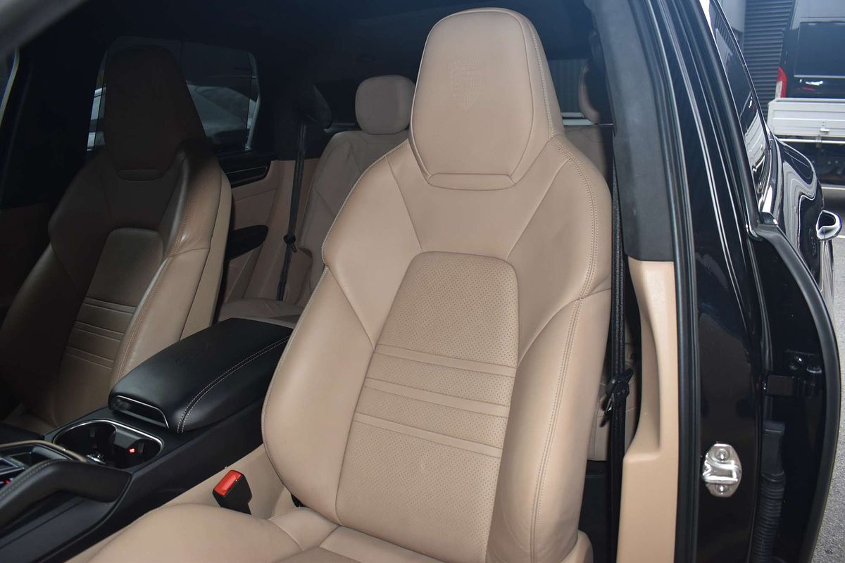 2021 Porsche Cayenne GTS 9YA