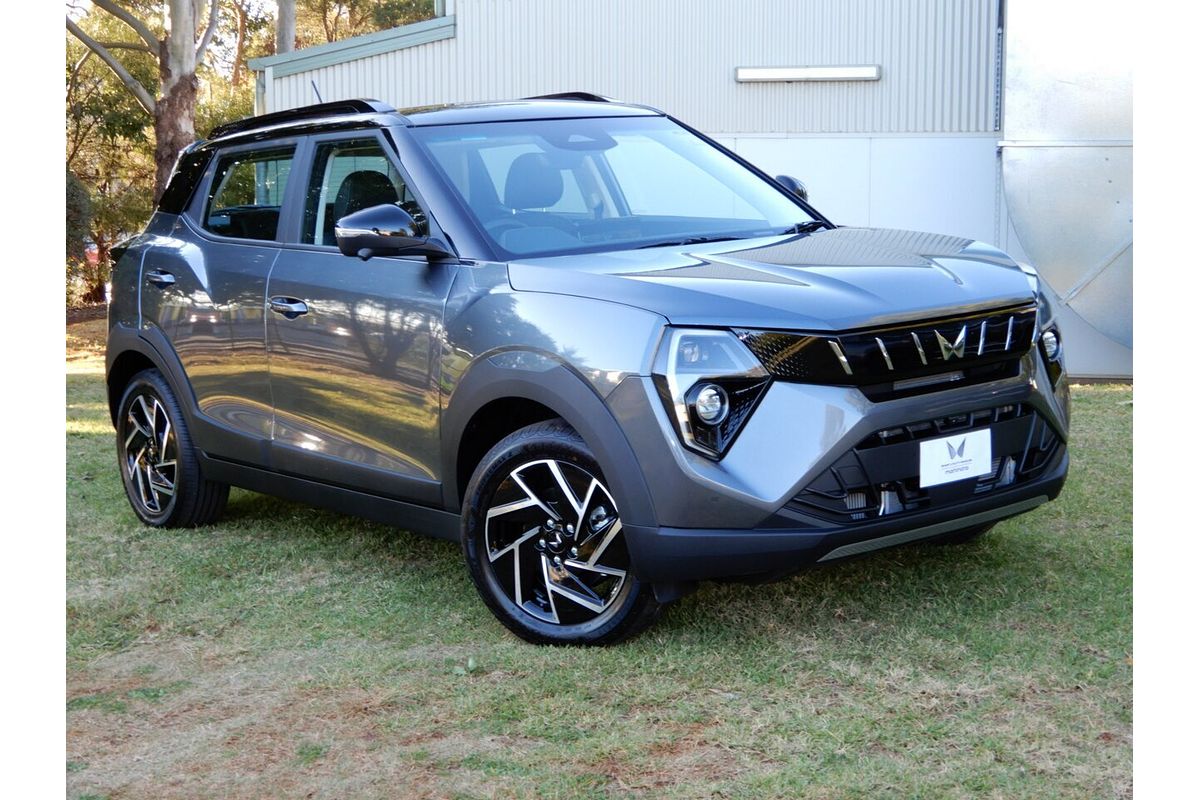2025 Mahindra XUV 3XO AX7L