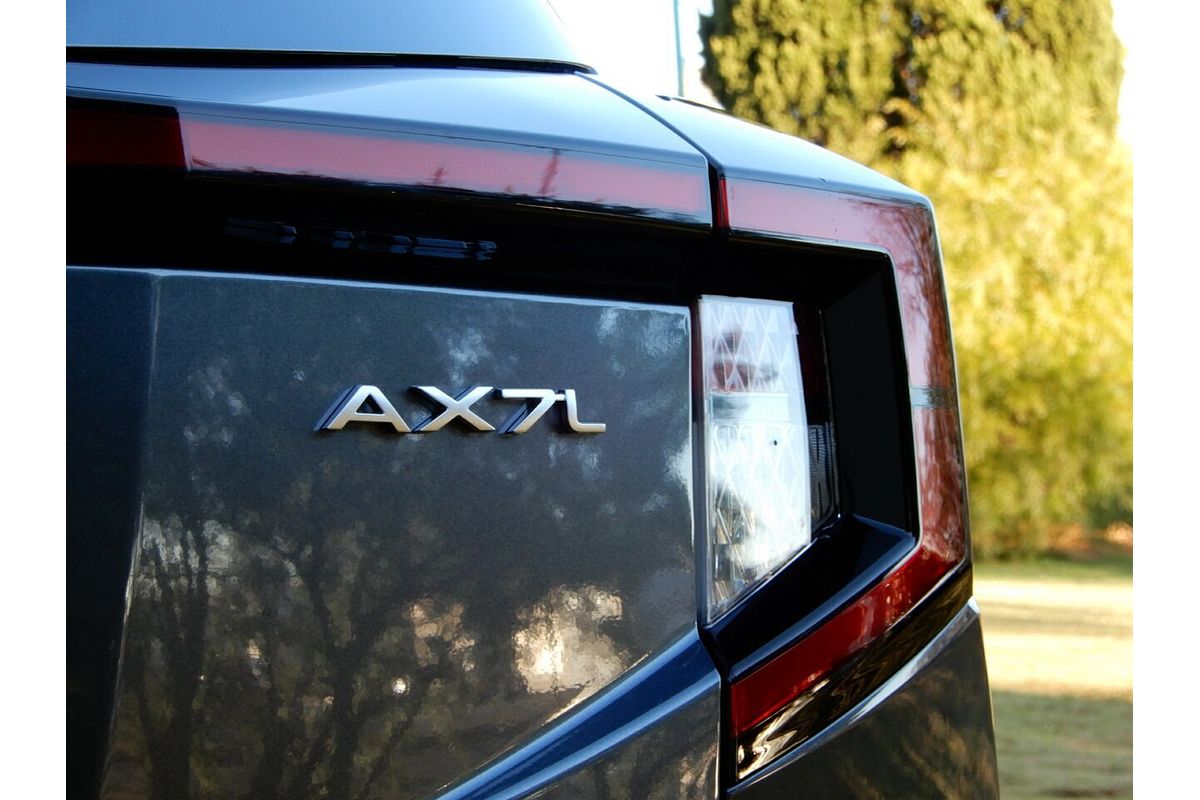 2025 Mahindra XUV 3XO AX7L